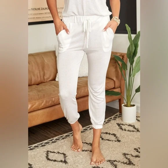 (5364-5331-WHT) COMFY 2PC SOFT KNIT TOP AND PANTS SET - Picture 3 of 4